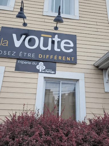 Friperie La Voûte Logo